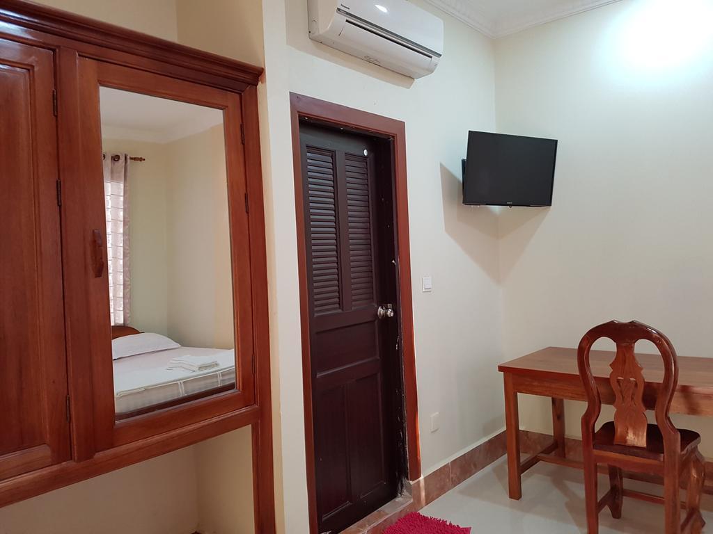 Samnop Samnang Guesthouse カンポット エクステリア 写真