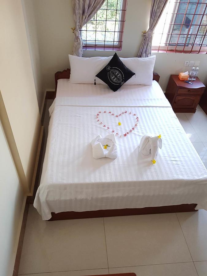 Samnop Samnang Guesthouse カンポット エクステリア 写真